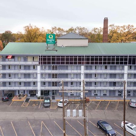ซูเปอร์ 8 บาย วินด์แฮม เมมฟิส/ดาวน์ทาวน์/เกรซแลนด์ แอเรีย Hotel ภายนอก รูปภาพ