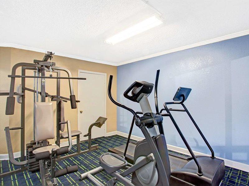 ซูเปอร์ 8 บาย วินด์แฮม เมมฟิส/ดาวน์ทาวน์/เกรซแลนด์ แอเรีย Hotel ภายนอก รูปภาพ