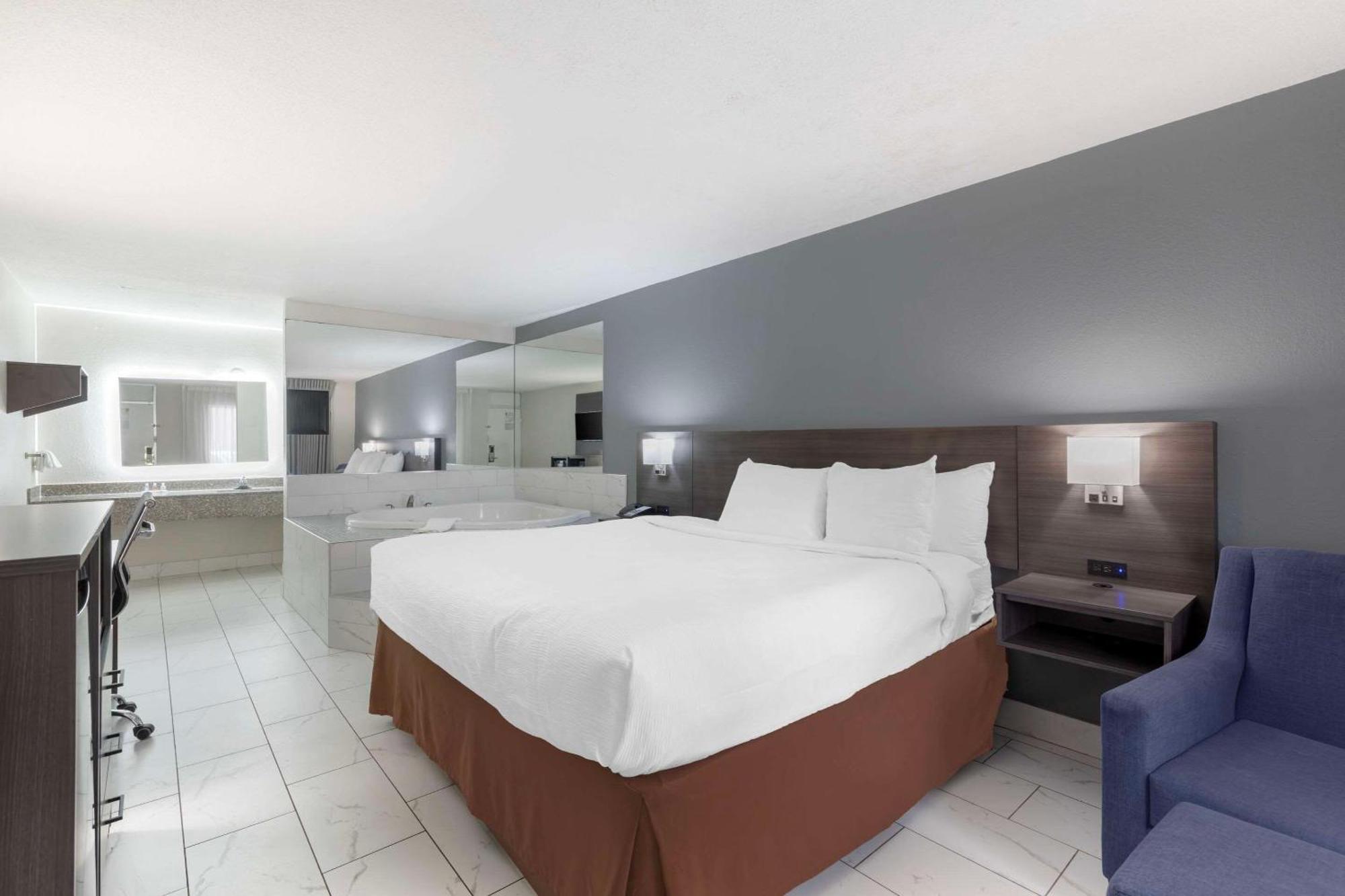 ซูเปอร์ 8 บาย วินด์แฮม เมมฟิส/ดาวน์ทาวน์/เกรซแลนด์ แอเรีย Hotel ภายนอก รูปภาพ