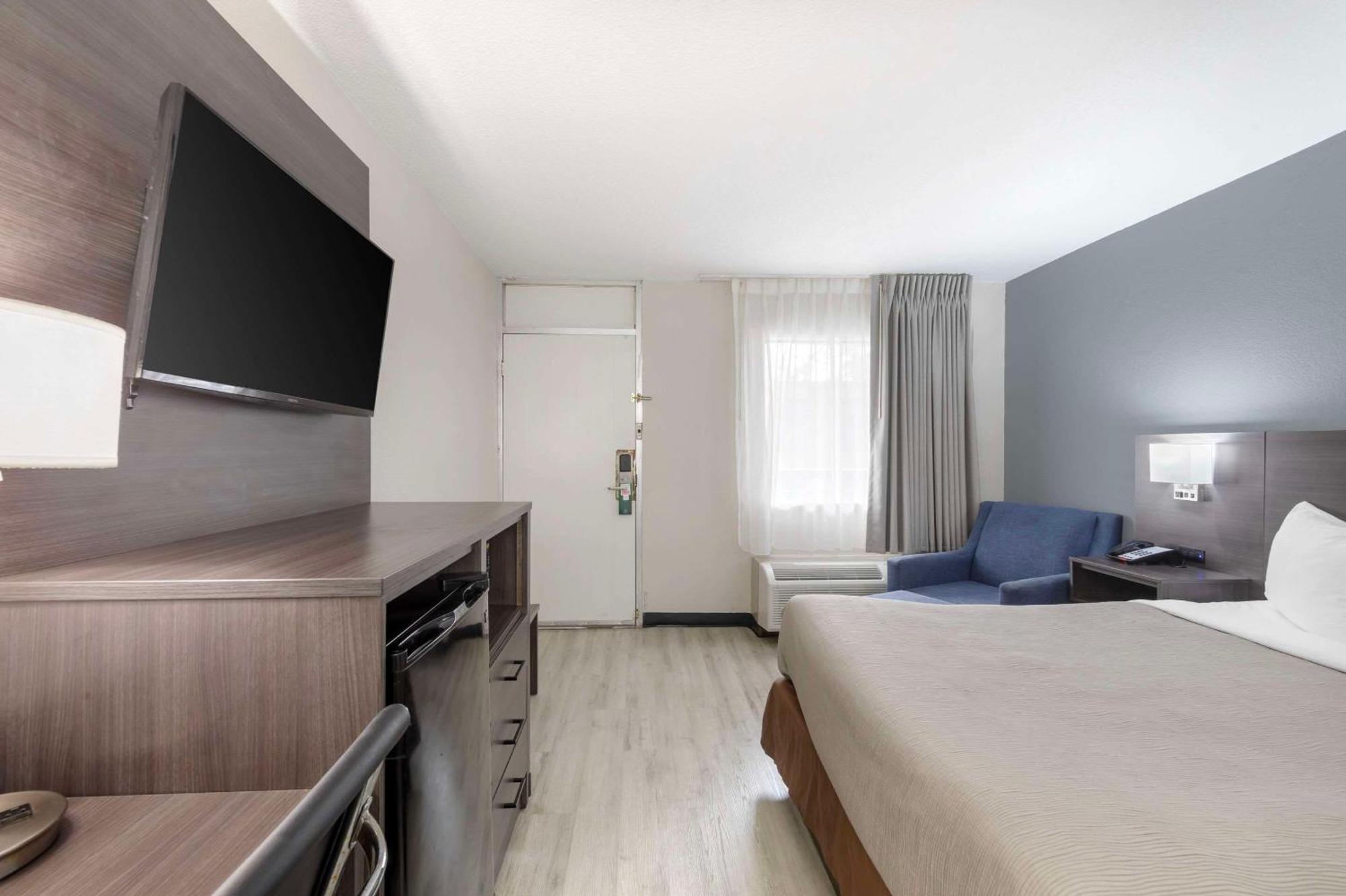 ซูเปอร์ 8 บาย วินด์แฮม เมมฟิส/ดาวน์ทาวน์/เกรซแลนด์ แอเรีย Hotel ภายนอก รูปภาพ