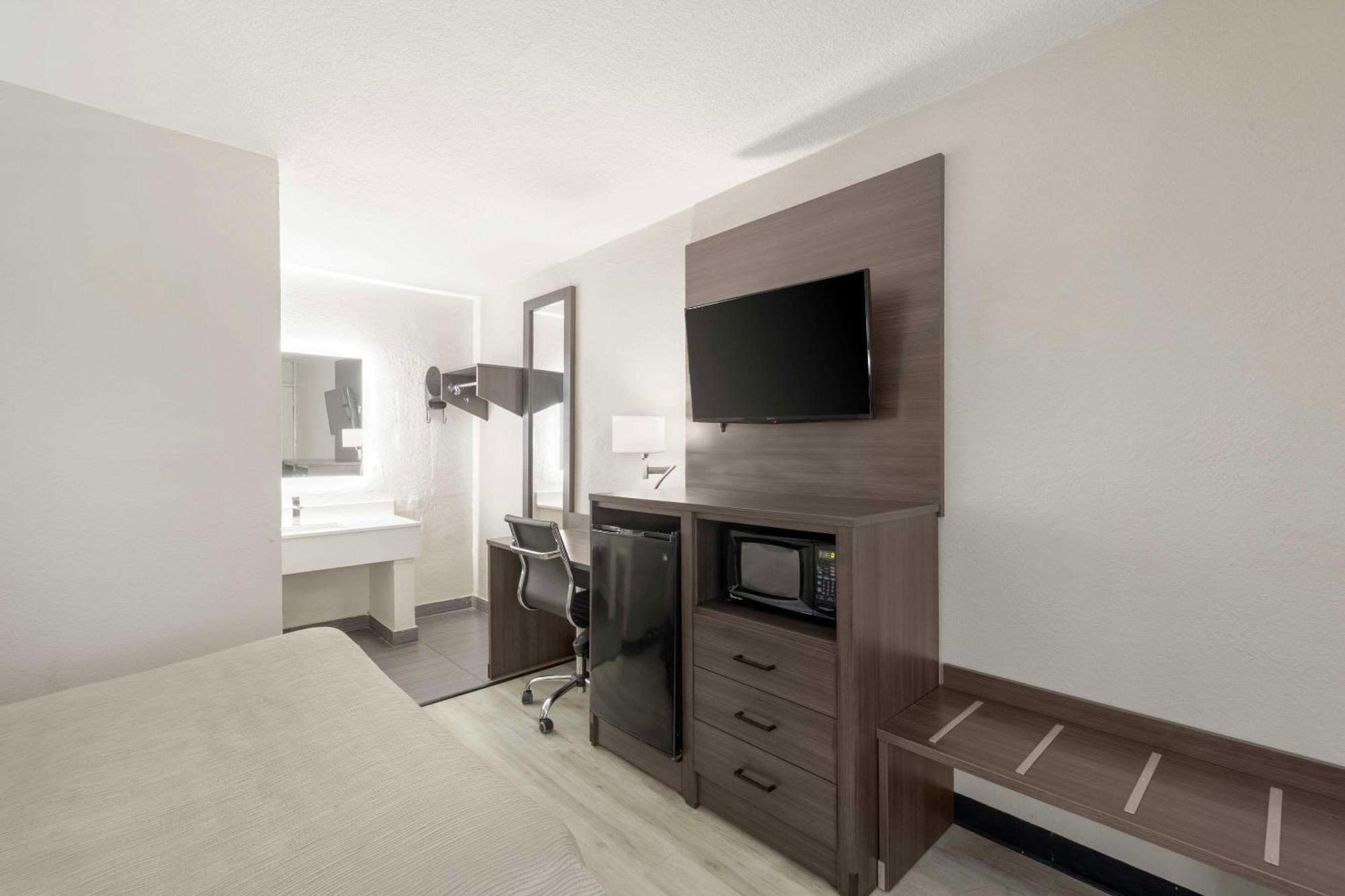 ซูเปอร์ 8 บาย วินด์แฮม เมมฟิส/ดาวน์ทาวน์/เกรซแลนด์ แอเรีย Hotel ภายนอก รูปภาพ