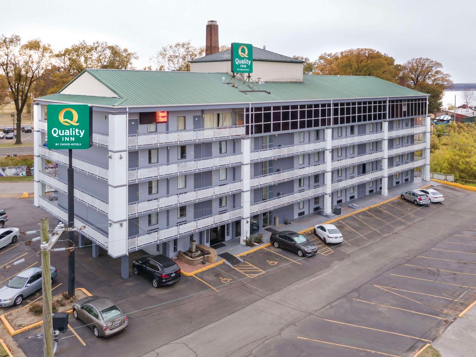 ซูเปอร์ 8 บาย วินด์แฮม เมมฟิส/ดาวน์ทาวน์/เกรซแลนด์ แอเรีย Hotel ภายนอก รูปภาพ