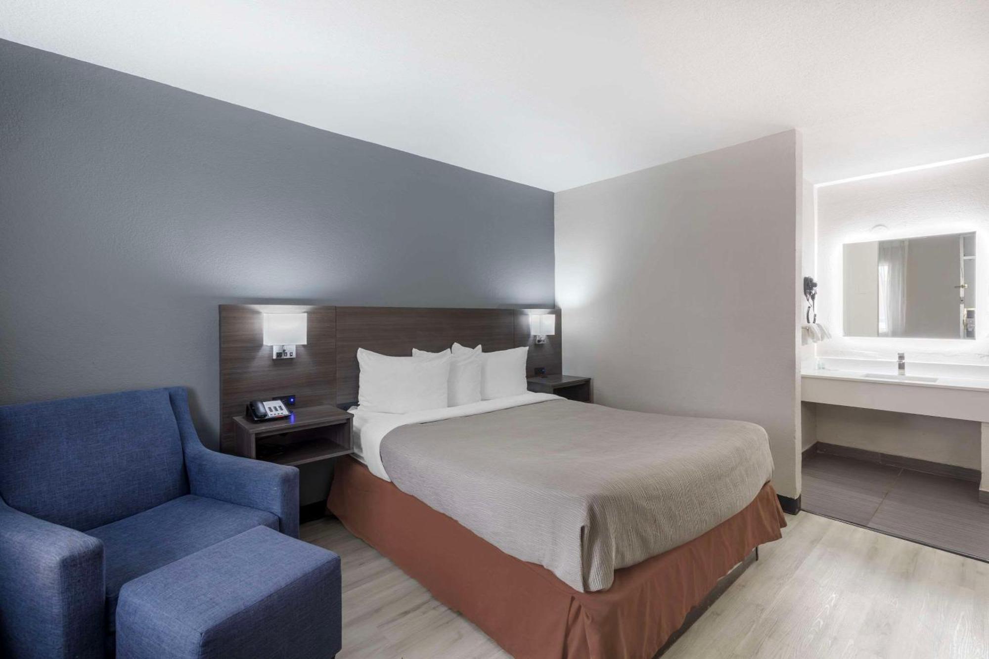 ซูเปอร์ 8 บาย วินด์แฮม เมมฟิส/ดาวน์ทาวน์/เกรซแลนด์ แอเรีย Hotel ภายนอก รูปภาพ