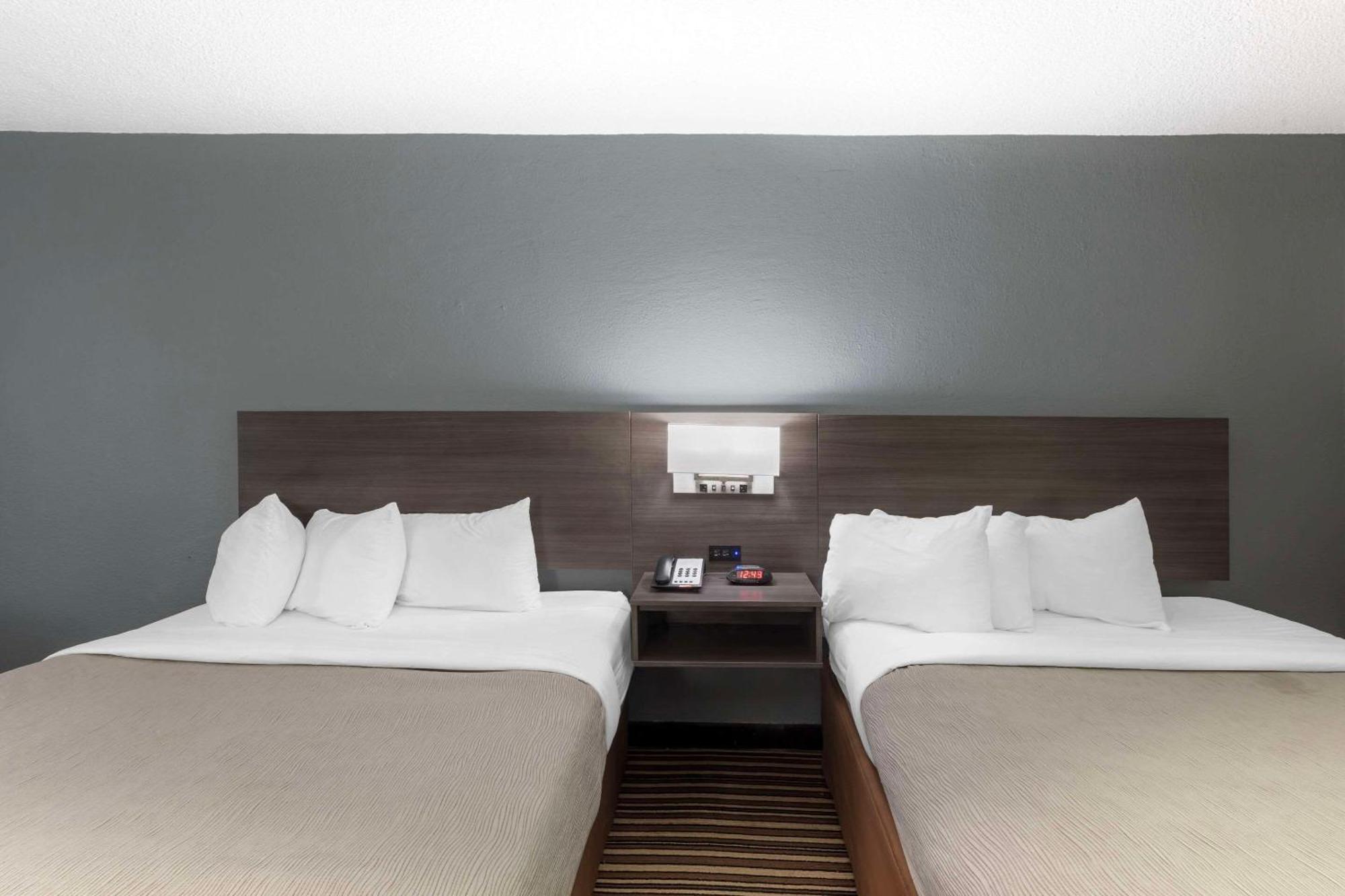 ซูเปอร์ 8 บาย วินด์แฮม เมมฟิส/ดาวน์ทาวน์/เกรซแลนด์ แอเรีย Hotel ภายนอก รูปภาพ